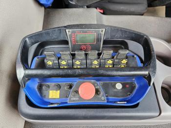 CF 530 8x4-4 / FASSI 27.5 t/m CRANE + TIPPER